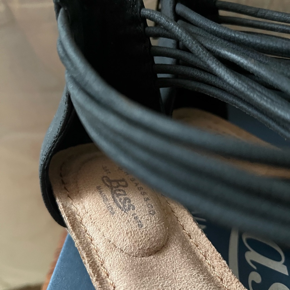 Bass Leather Sandals. NEW - Picture 6 of 7